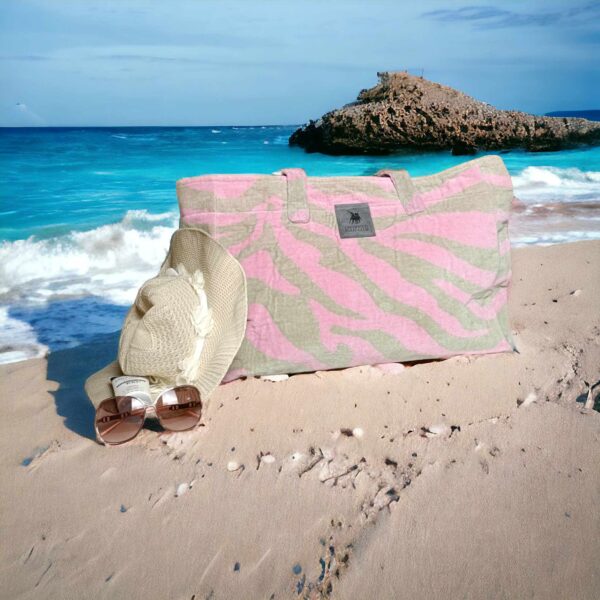 438299678_968582147905838_7425800186330877562_n U.S. Polo Beach Bag